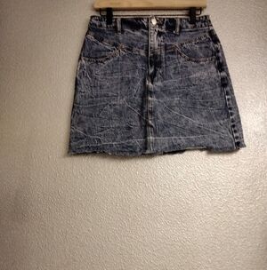 WOMEN'S FOREVER 21 CUTOFF JEAN SKIRT  SIZE 28